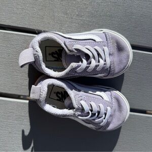 Vans Purple Sneakers Sleek Low-Top Design